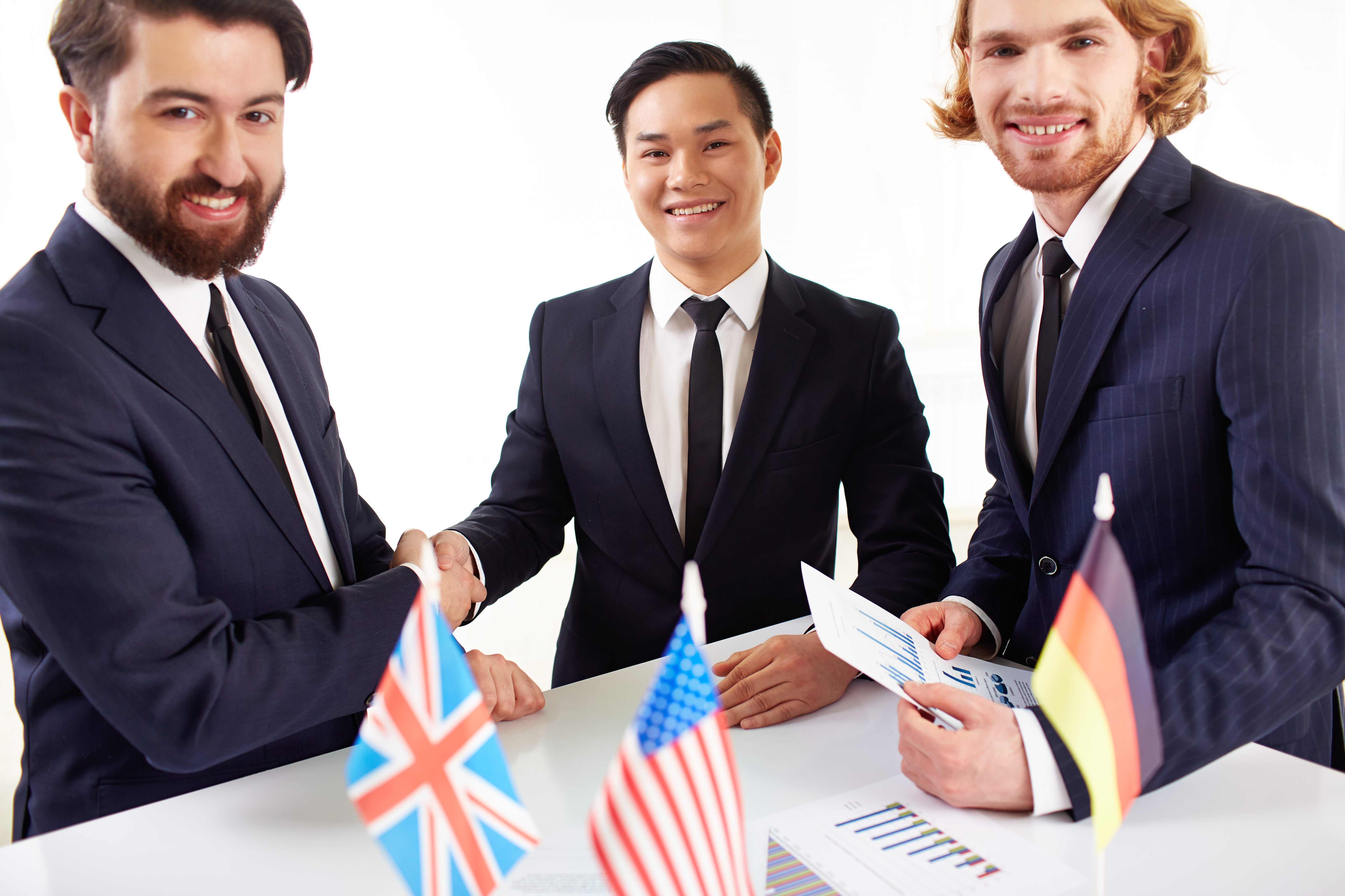 The Advantages of Hiring for Professional Immigration Consultants in Dubai and Qatar